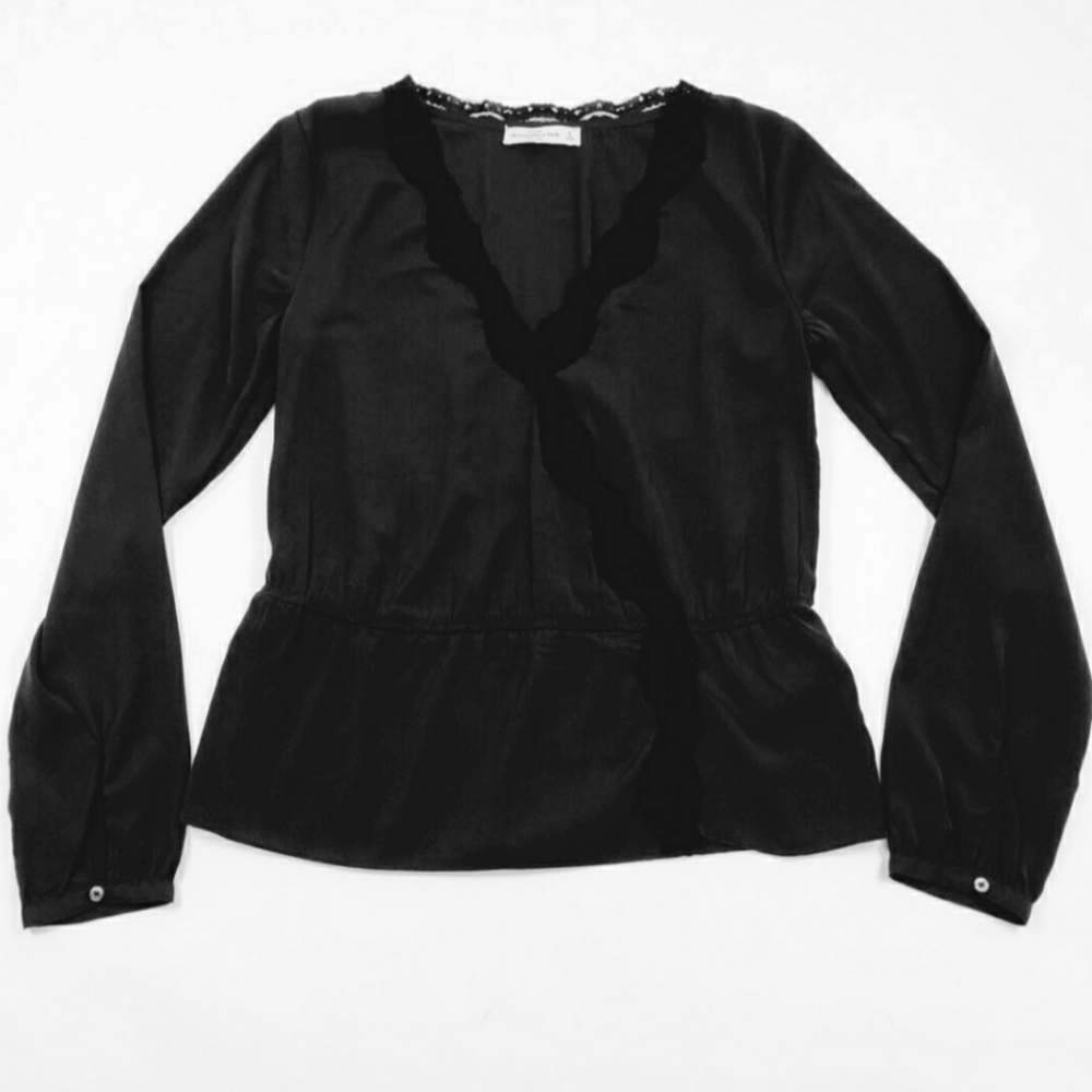 A&F Black Long Sleeve V-Neck Lace Trim Blouse Top Size L